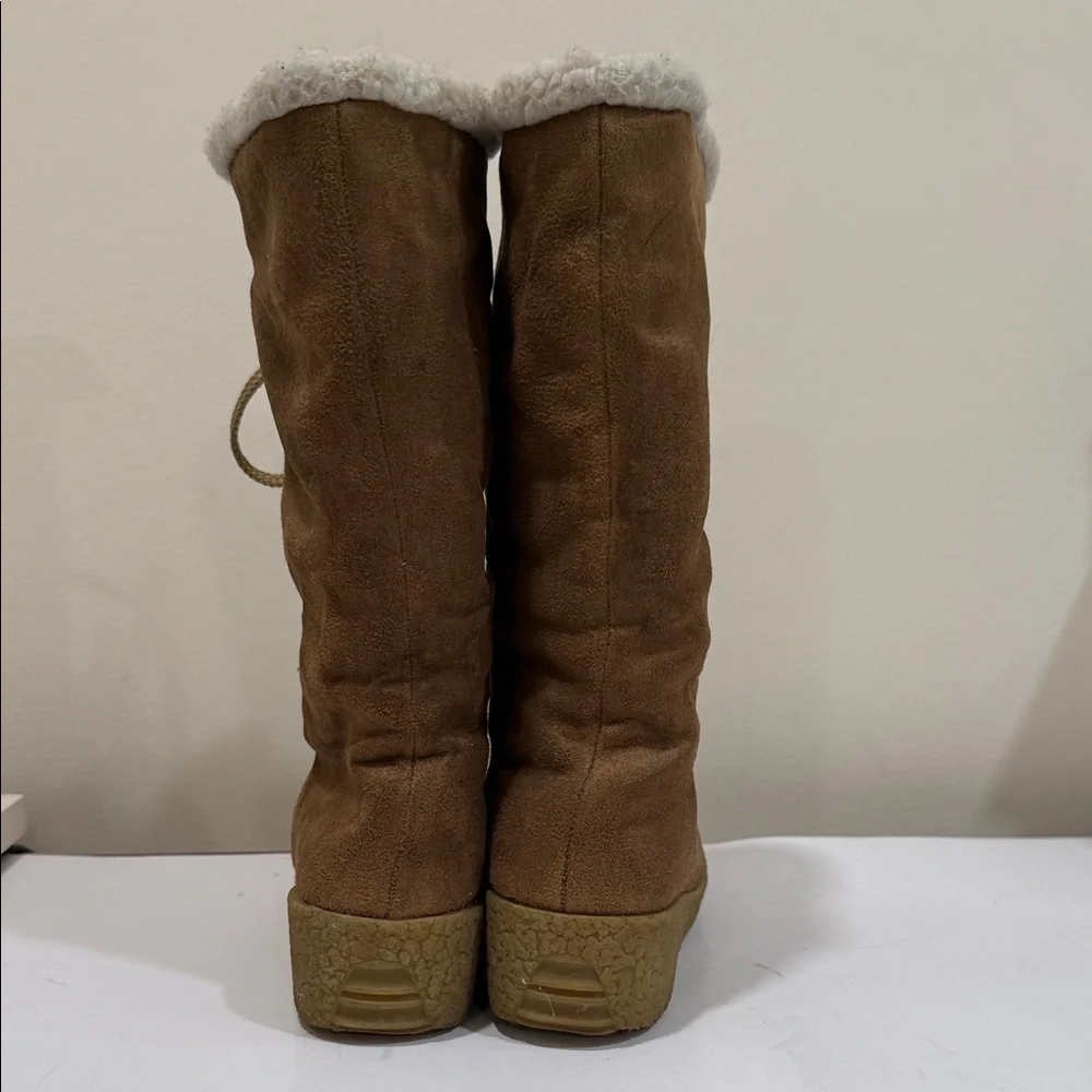 Stevie’s - Steve Madden - Brown Suede Boots with Sherpa Lining ( sz 4-1/2)